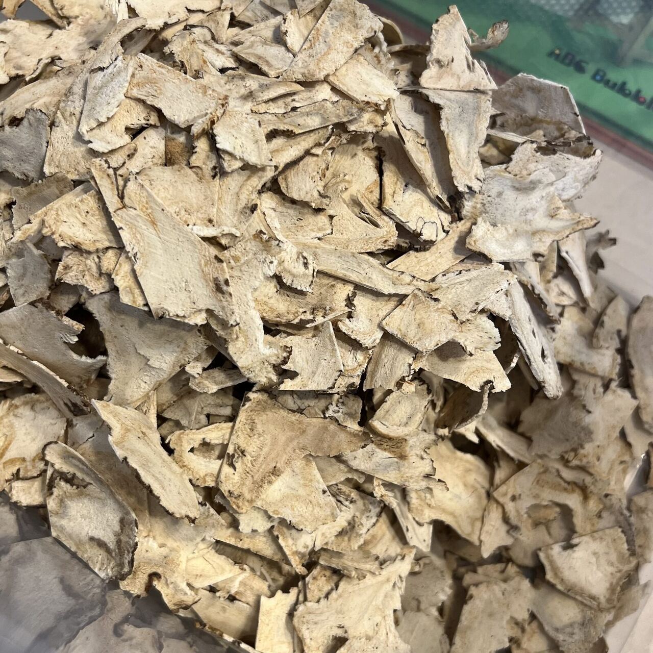 당귀도 같은 방식으로 겉을 정리합니다
